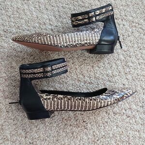 Pour La Victoire Renoir Snake embossing flats size 8